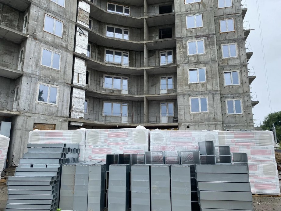 В Хабаровске возобновили строительство многоэтажки на улице Кулибина