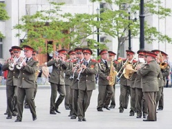 По главной улице с оркестром