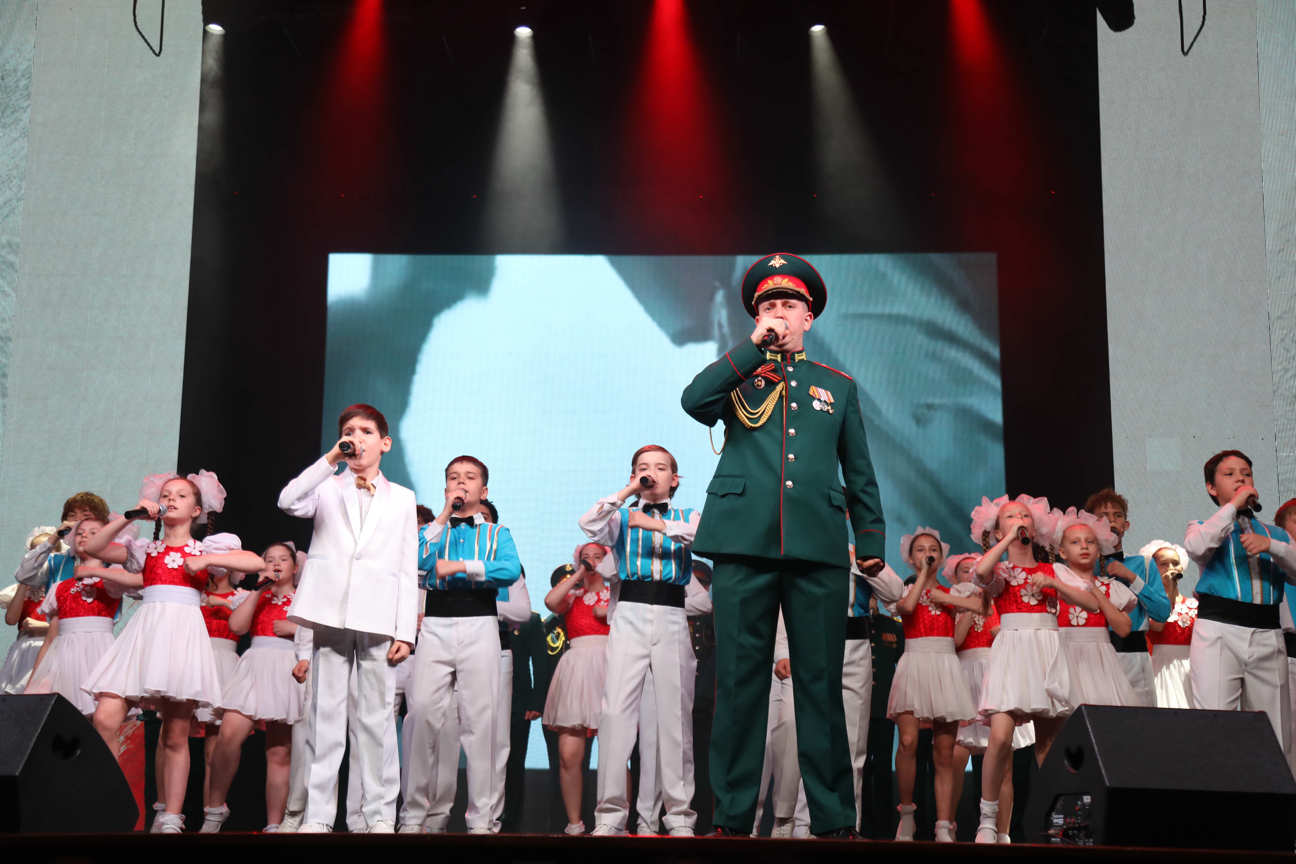 В Хабаровске прошло торжественное собрание в честь 81-й годовщины Победы