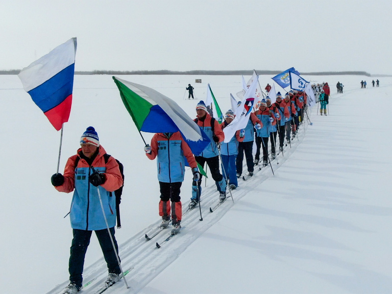 Участники лыжного перехода финишировали в городе юности