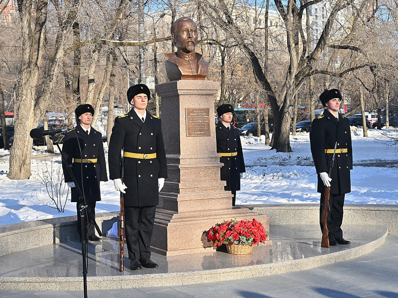 «Железный Феликс» в новом сквере в Хабаровске