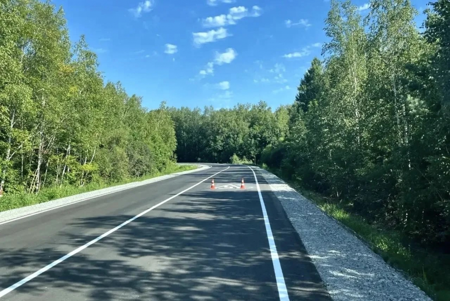 Дорогу к Петропавловке полностью заасфальтировали