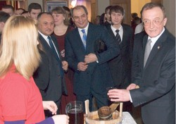 Пили мёд не только Тани