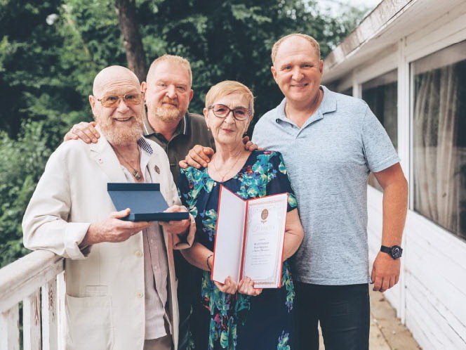 Желтоуховым не нужен орден. За любовь и верность им медаль