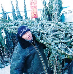 Откуда к нам нарядная на праздник подошла