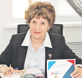 В сраженьях золото и кубки мы добудем