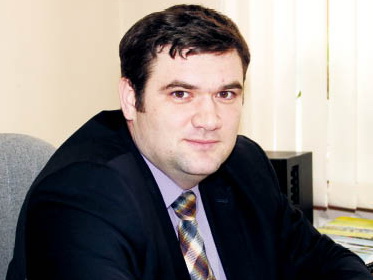 Тазик и даже остров можно сделать из мусора