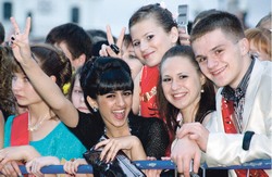 Выпускникам дождь не мешал