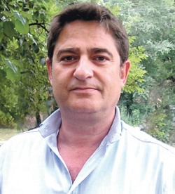 А Пауль пусть живёт