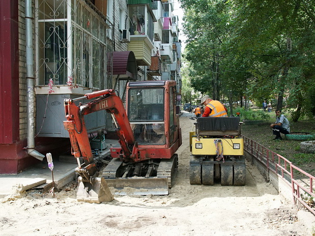 Антивандальные скамейки весят 180 килограммов