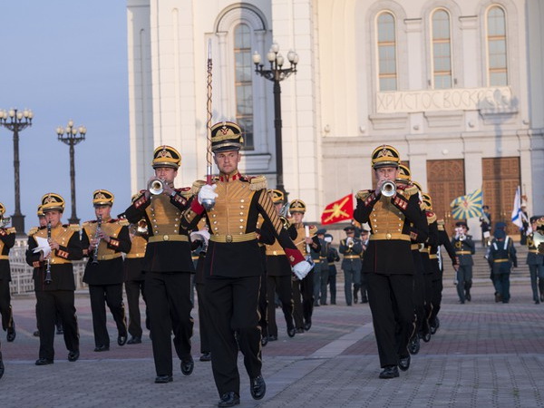 Сколько оркестров - и все у нас