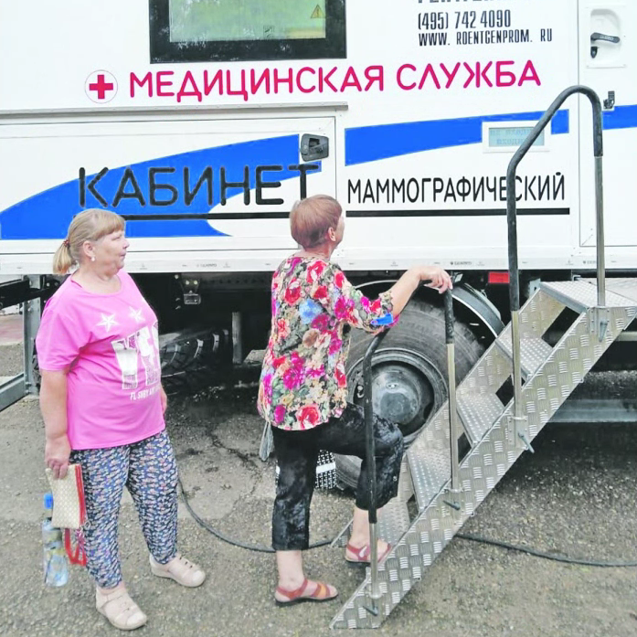 Жильё и лекарства получили по итогам прямой линии с Дмитрием Демешиным