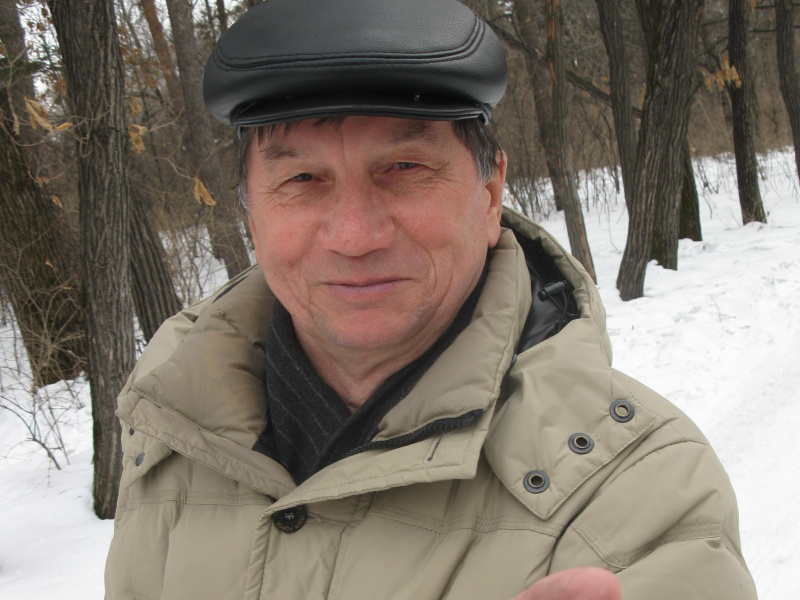 Трудно птицам зимовать. Надо птицам помогать!
