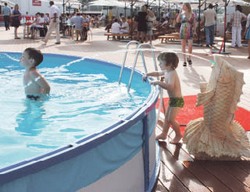 Пляж на... крыше торгового центра