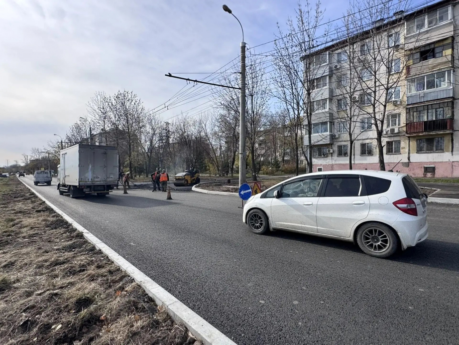 На улице Космической в Хабаровске заканчивают ремонт дороги