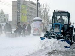 Снегопад маленький,  а проблемы от него большие