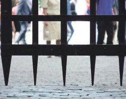 «Железный занавес» для должников