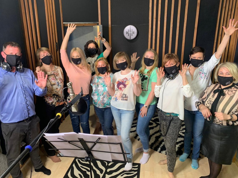 Звонок - онлайн, а школа - настоящая