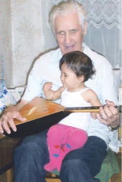 У нас стало на две улыбки больше