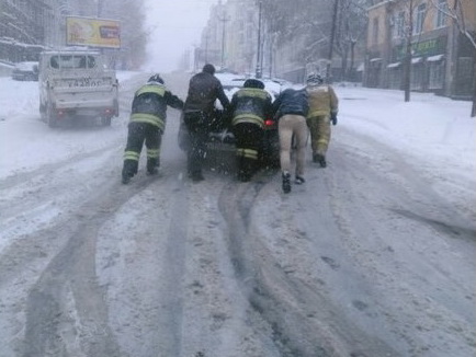 Один циклон еще не пережили, готовимся к следующему