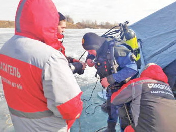 Водолазы-спасатели провели учебно-тренировочные сборы