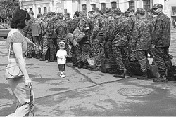 Спокойно, родимый, служи