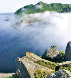 Курилы от Москвы далеко, но её мэру интересны