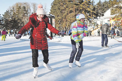 Самый большой каток на Дальнем Востоке открыт