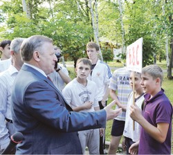 В начале жизни школу помню я...