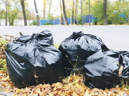 Убираем улицы после зимы