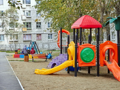 Детские площадки теперь под техрегламентом «чистим»