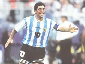 Марадона танцует соло, остальные - кордебалет