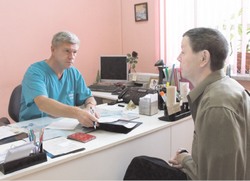 Мал клещ, да опасно кусает