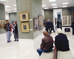 На вернисаж в десятый раз