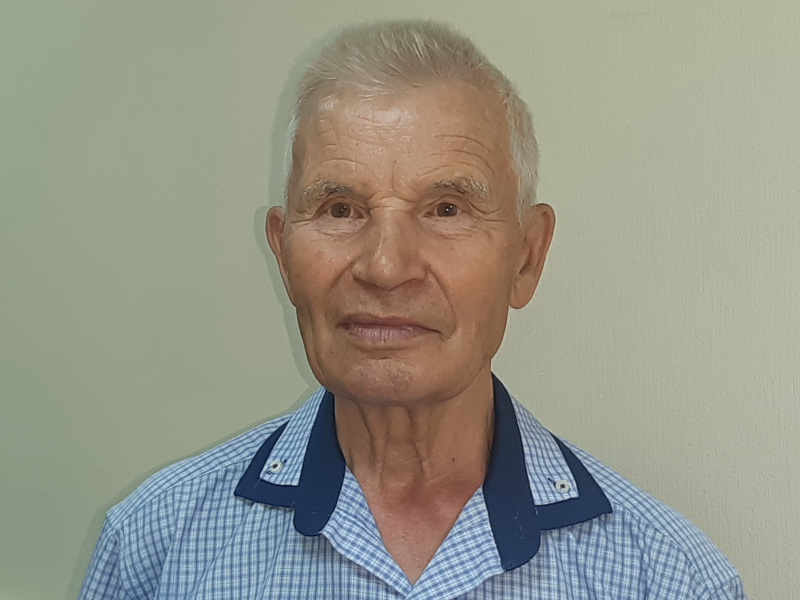 Николай Кузнецов начинает утро с 15 отжиманий