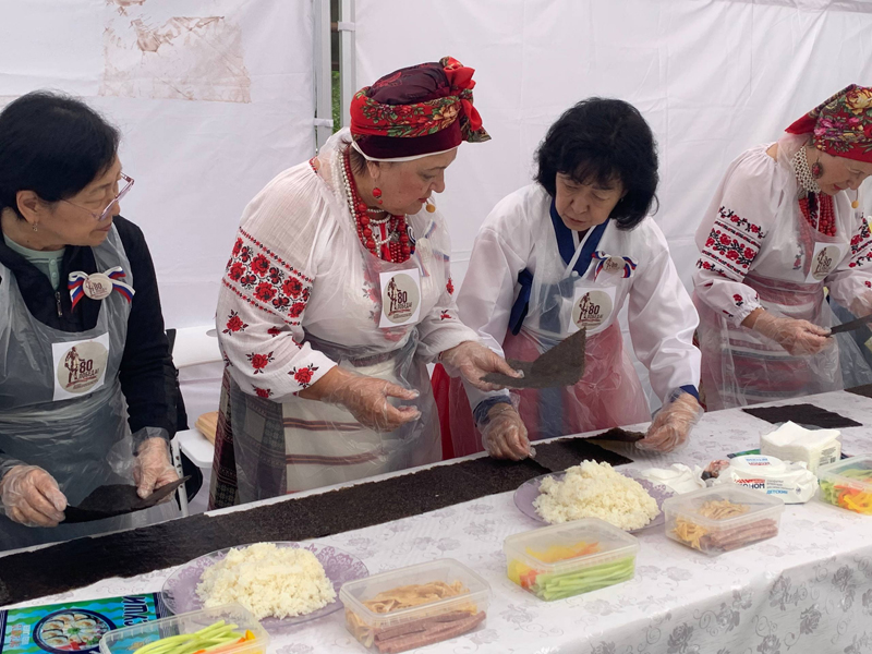 Гигантский кимпаб, борьба с поясом и дружба народов