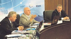 Москва слезам не верит, Москва верит друзьям