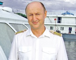 Влюблённые в реку живут ожиданием земли