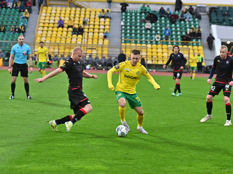 Спаслись в добавленное время