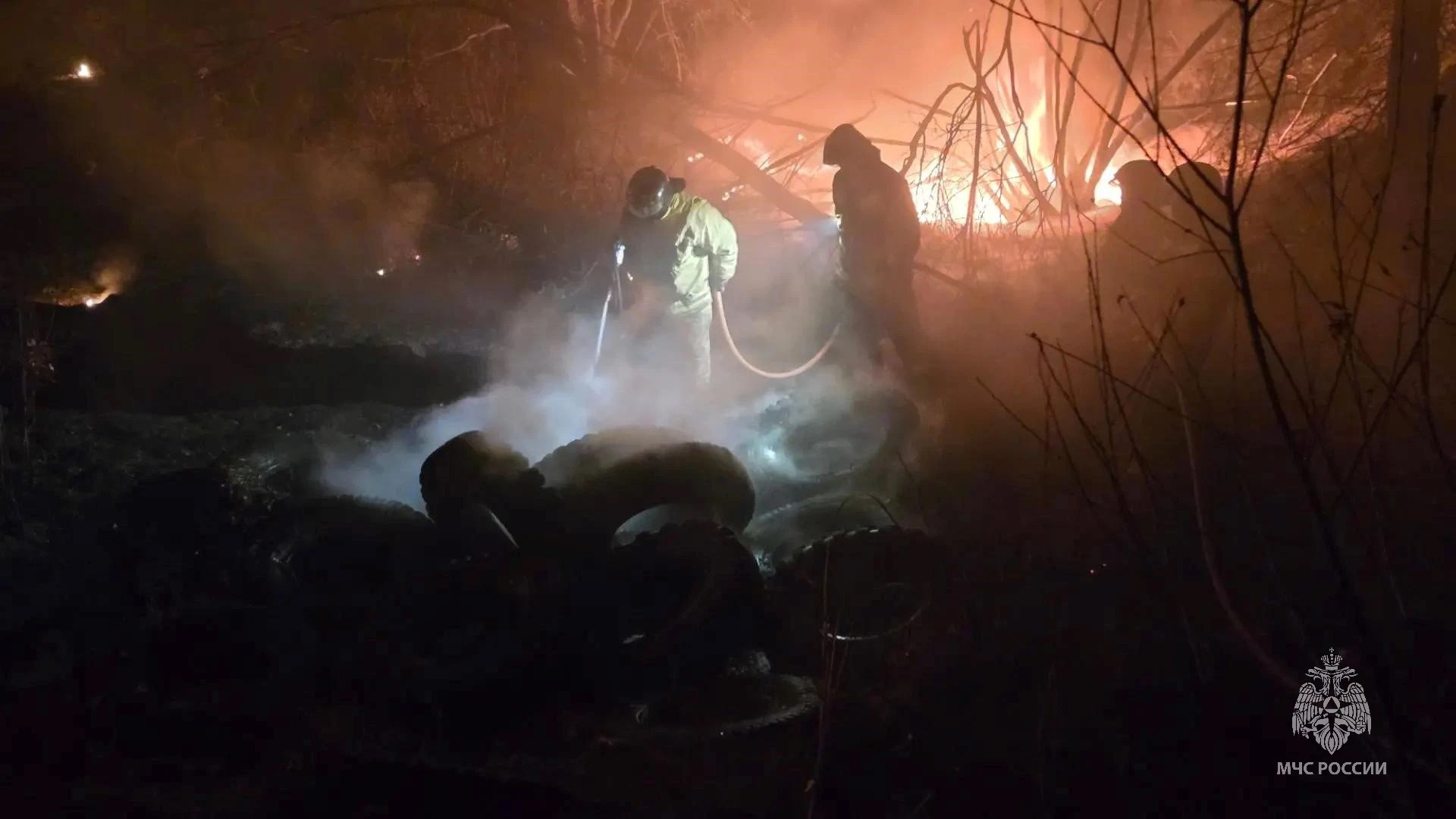 Поселок Победа защитили от огня