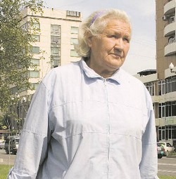 Ходит бабушка по кругу-2