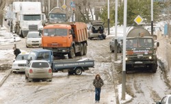 Падал апрельский снег