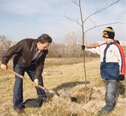 Осенние посадки - примета субботника