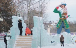 В новый год нас проводит табун ледяных лошадей