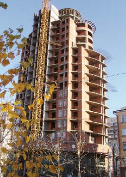 Крутые виражи хабаровских строек