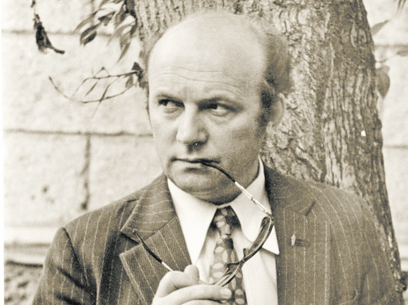 Его голос был  знаком многим