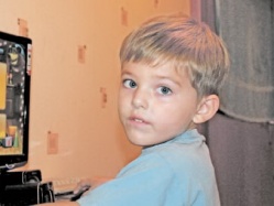 Мальчик хочет говорить 