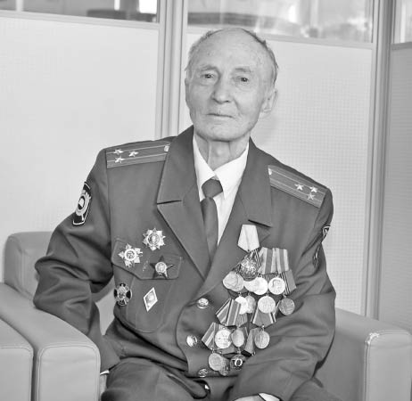 И сегодня в парадном строю