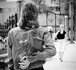 И ночью разложите возле него записочки