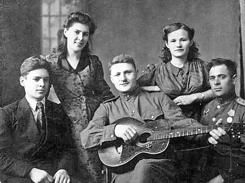 Мама и её сослуживцы